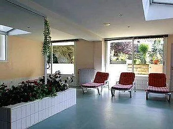 Les Chemins Francis - Modern Hotel Bagnols-les-Bains