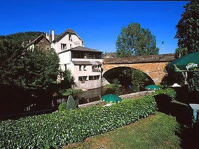Les Chemins Francis - Modern Hotel Bagnols-les-Bains